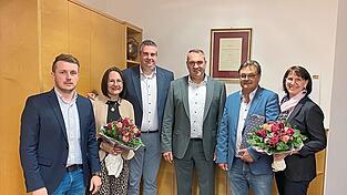 Nach der Wahl (v. l.): Max Blaimer, Sandra und Georg Haindl, Alfred Holzner und Laurentius und Margot Seidl.