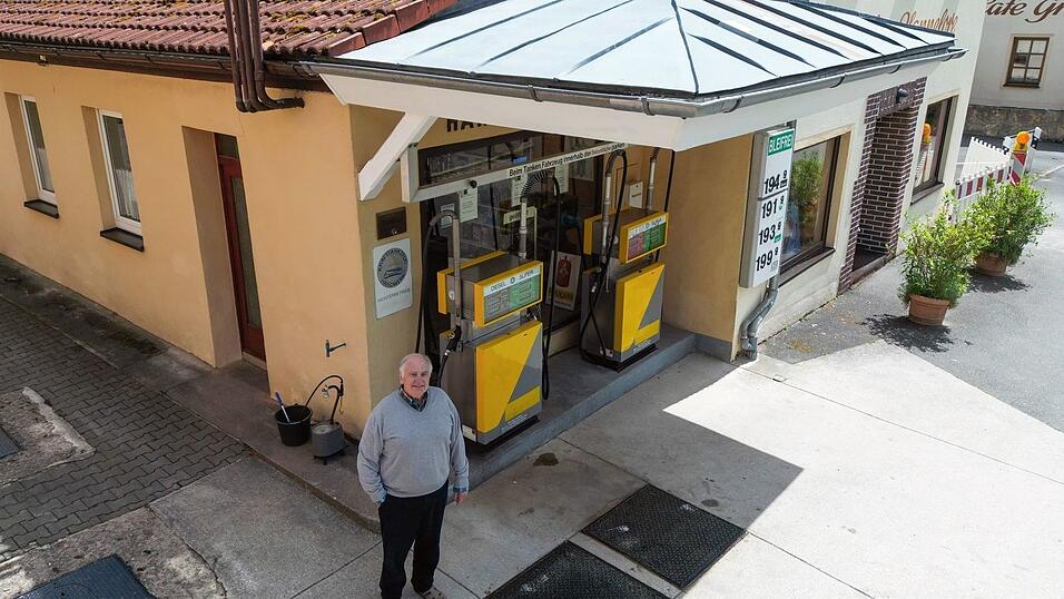 Bei Herbert Brendels Tankstelle wird der Spritpreis nur alle zwei Wochen angepasst.