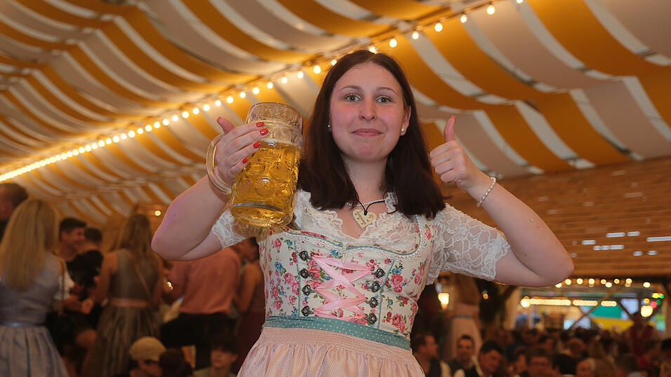 Die Partybilder vom Dienstag, 15. August 2023, aus dem Festzelt Nothaft. Die Partybilder vom Dienstag, 15. August 2023, aus dem Festzelt Nothaft.