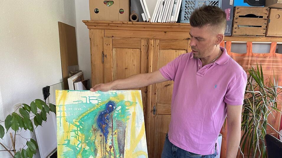 Oft sieht man Gesichter auf Thomas Bauernfeinds Werken, die weinen, die Z&auml;hne zeigen oder lachen.