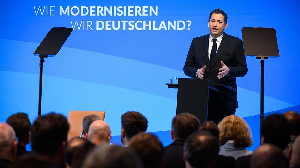 Wie modernisierten wir Deutschland? Klingbeil gibt seine Antwort. Wie modernisierten wir Deutschland? Klingbeil gibt seine Antwort.