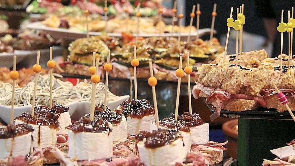 Am 15. und 16. März 2024 treffen bei der Veranstaltung 'Culture Bites' im Haus der Bayerischen Geschichte kulinarische und kulturelle Leckerbissen aufeinander. Am 15. und 16. März 2024 treffen bei der Veranstaltung 'Culture Bites' im Haus der Bayerischen Geschichte kulinarische und kulturelle Leckerbissen aufeinander.