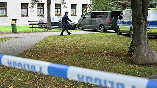 Bei einer Messerattacke in einem Kloster in Polen ist ein Mann ums Leben gekommen, vier weitere Menschen wurden verletzt. Bei einer Messerattacke in einem Kloster in Polen ist ein Mann ums Leben gekommen, vier weitere Menschen wurden verletzt.