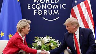 Werden sie eine Einigung im Zollkonflikt erzielen? - Von der Leyen und Trump treffen sich in Schottland. (Archivbild)