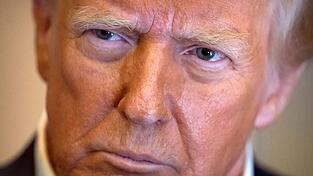 Trump hatte sich bereits während seiner ersten Amtszeit für den Ausschluss von Transmenschen aus dem Militär starkgemacht. (Archivbild) Trump hatte sich bereits während seiner ersten Amtszeit für den Ausschluss von Transmenschen aus dem Militär starkgemacht. (Archivbild)