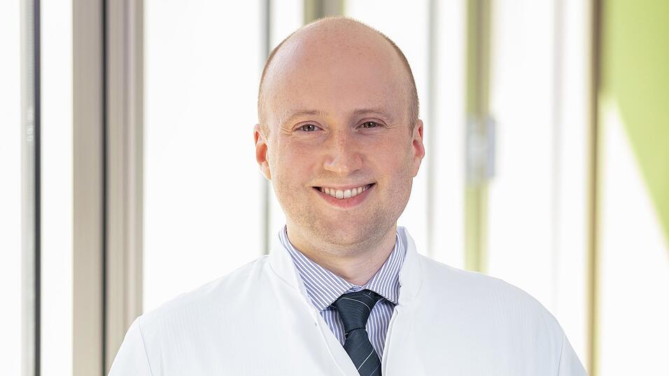 Dr. Daniel Lohr ist der neue Chefarzt der Anästhesie in der Arberlandklinik Zwiesel. Dr. Daniel Lohr ist der neue Chefarzt der Anästhesie in der Arberlandklinik Zwiesel.