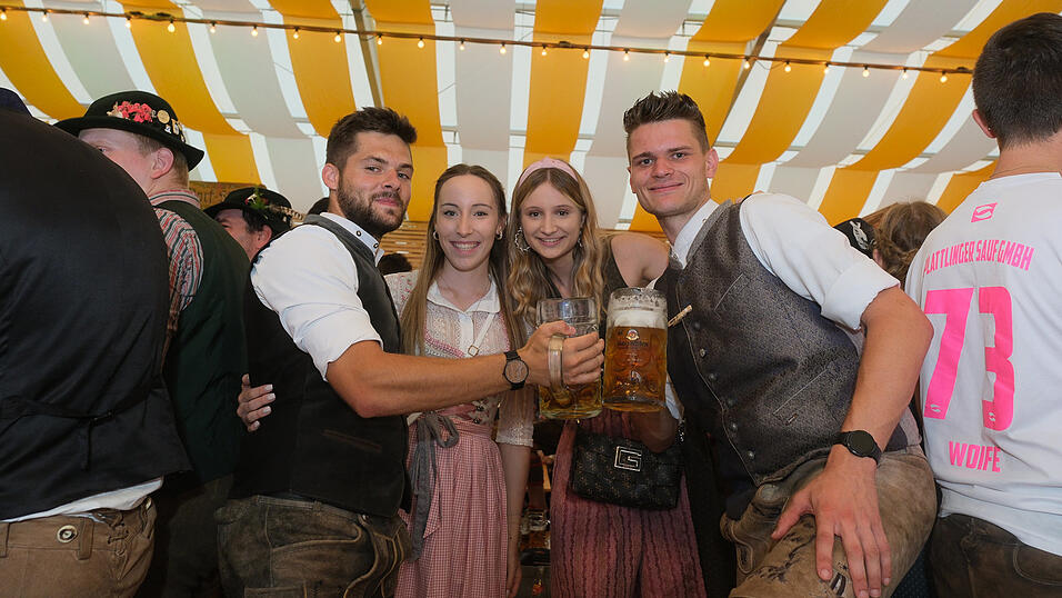 Die Partybilder vom Mittwoch, 16. August 2023, aus dem Festzelt Nothaft. Die Partybilder vom Mittwoch, 16. August 2023, aus dem Festzelt Nothaft.