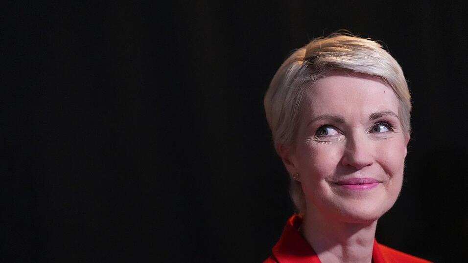 Schwesig könnte wohl weiterregieren, braucht aber zwei Partner. Schwesig könnte wohl weiterregieren, braucht aber zwei Partner.