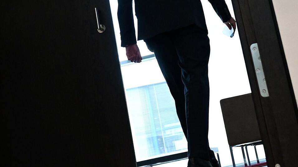 Mehr als jeder Dritte kann sich einer Befragung zufolge einen Jobwechsel vorstellen oder plant diesen. (Illustration)