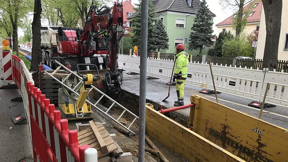 Die über 100 Jahre alte Hauptleitung für Trinkwasser zwischen Wasserwerk und Wasserturm muss saniert werden. Heuer ist der erste Bauabschnitt zwischen Sieghardstraße und Antoniusberg geplant. Die über 100 Jahre alte Hauptleitung für Trinkwasser zwischen Wasserwerk und Wasserturm muss saniert werden. Heuer ist der erste Bauabschnitt zwischen Sieghardstraße und Antoniusberg geplant.