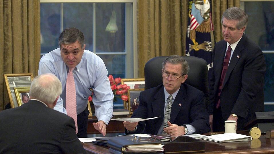 Bush im Oval Office (Archivbild). Bush im Oval Office (Archivbild).