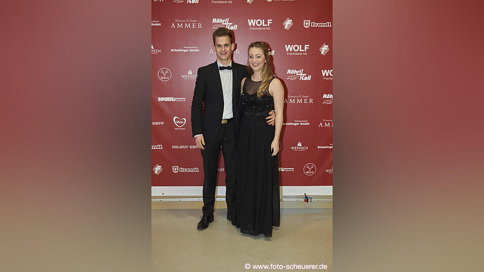 Die Metzgerzunft hat am Samstagabend in die Joseph-von-Fraunhofer-Halle eingeladen. Die Metzgerzunft hat am Samstagabend in die Joseph-von-Fraunhofer-Halle eingeladen.