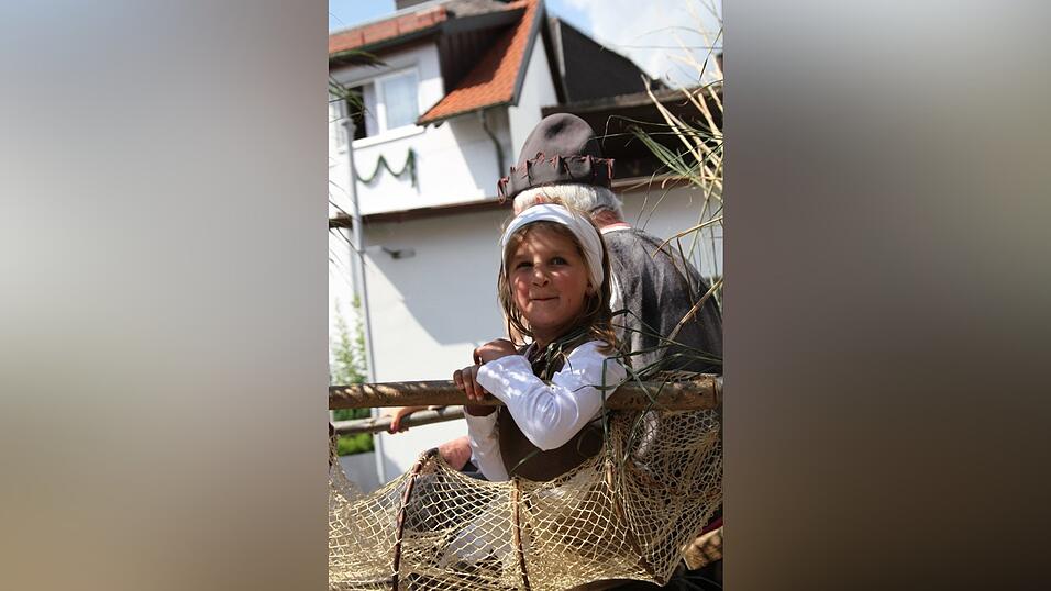 Die schönsten Augenblicke des historischen Drachenstich-Festzuges 2016. Die schönsten Augenblicke des historischen Drachenstich-Festzuges 2016.