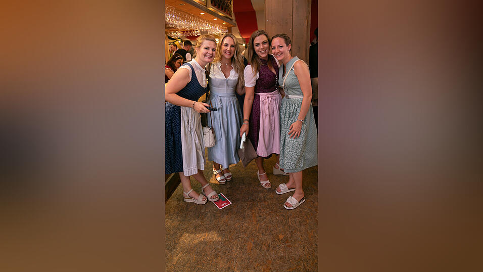 Die Partybilder vom Donnerstag, 14. August, aus dem Festzelt Krönner. Die Partybilder vom Donnerstag, 14. August, aus dem Festzelt Krönner.