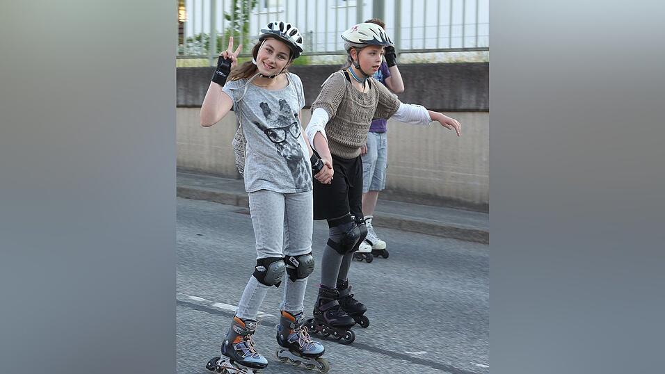 Die Bladenight bereitete den Teilnehmern wieder viel Spaß. Die Bladenight bereitete den Teilnehmern wieder viel Spaß.