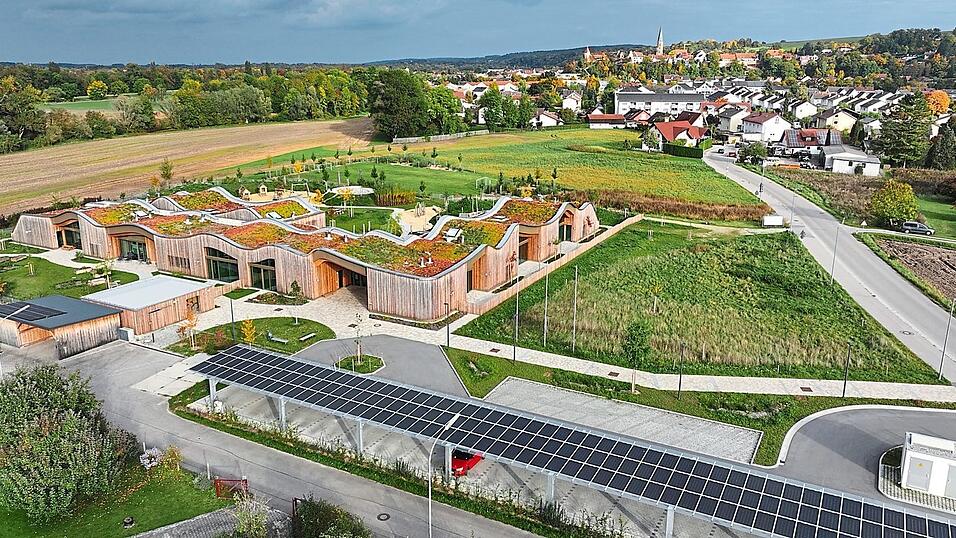 Die neue Kita Kupferstein war kaum eingeweiht, da musste man bei der Vorstellung der Bedarfsplanung im Juni feststellen, dass die Betreuungsplätze in der Stadt noch immer nicht ausreichen. Abhilfe könnten drei Maßnahmen schaffen, die am Donnerstag in der Stadtratssitzung vorgestellt und auf den Weg gebracht wurden. Die neue Kita Kupferstein war kaum eingeweiht, da musste man bei der Vorstellung der Bedarfsplanung im Juni feststellen, dass die Betreuungsplätze in der Stadt noch immer nicht ausreichen. Abhilfe könnten drei Maßnahmen schaffen, die am Donnerstag in der Stadtratssitzung vorgestellt und auf den Weg gebracht wurden.