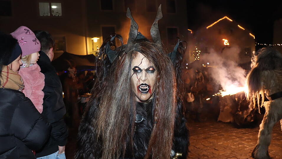 Mehrere hundert Zuschauer verfolgten das eindrucksvolle Spektakel.