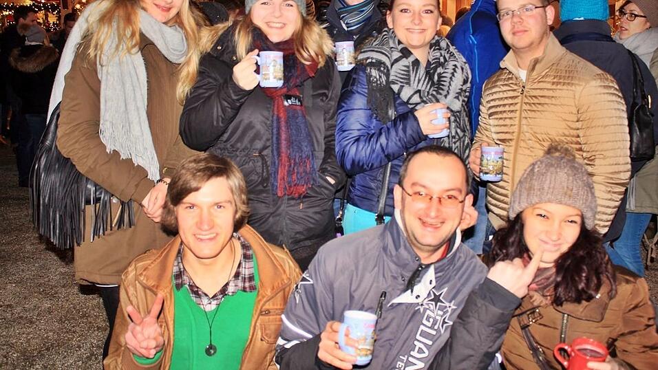 Am Donnerstagabend ist der Landshuter Christkindlmarkt eröffnet worden. Am Donnerstagabend ist der Landshuter Christkindlmarkt eröffnet worden.