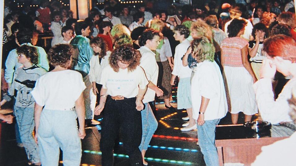 In den 80ern war die beleuchtete Tanzfläche des „Aladin“ immer voll. In den 80ern war die beleuchtete Tanzfläche des „Aladin“ immer voll.