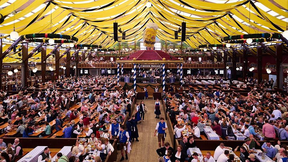 Das Paulaner-Festzelt ist das eine der beiden Zelte, um die es vor Gericht ging. (Archivbild) Das Paulaner-Festzelt ist das eine der beiden Zelte, um die es vor Gericht ging. (Archivbild)