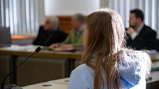 Der tragische Tod eines Buben, der von einem Baum erschlagen wurde, ist vor dem Landgericht Bamberg juristisch aufgearbeitet worden.