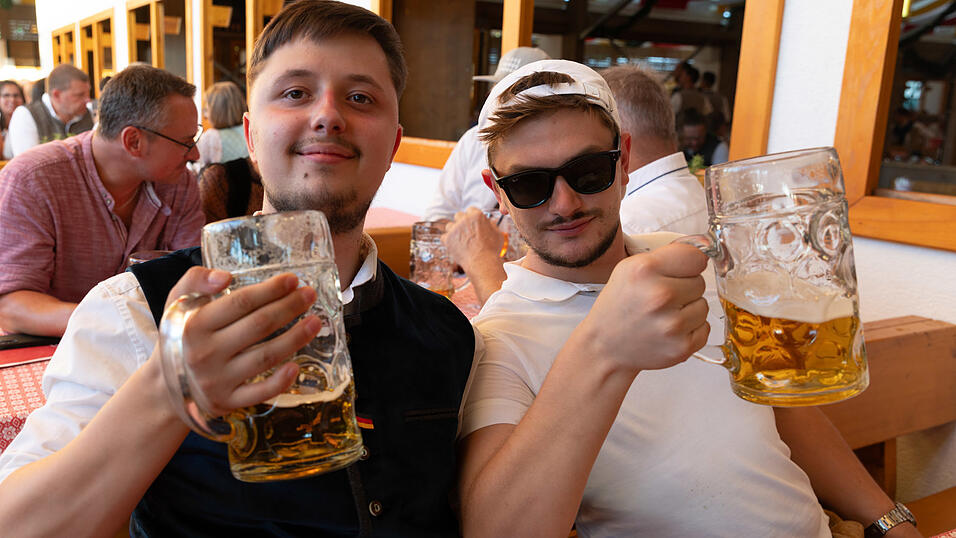 Die Partybilder vom Dienstag, 11. August, aus dem Festzelt Krönner. Die Partybilder vom Dienstag, 11. August, aus dem Festzelt Krönner.