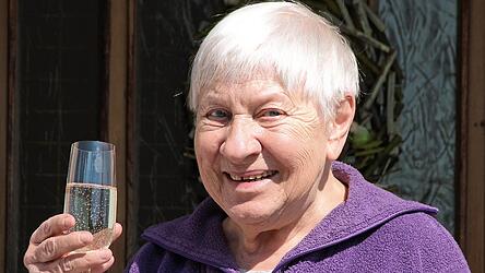 Prost, Eva Kleinecke! Der ASV gratulierte dem treuen und engagierten Mitglied zum 85. Geburtstag.
