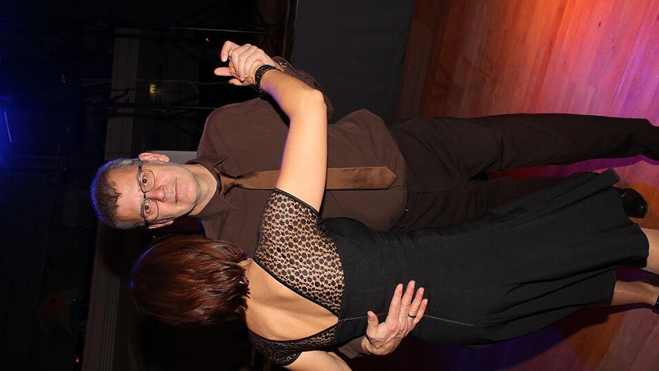 Die Bilder vom Abschlussball der Tanzschule Seidel in der Fraunhofer-Halle am 28. November. Die Bilder vom Abschlussball der Tanzschule Seidel in der Fraunhofer-Halle am 28. November.