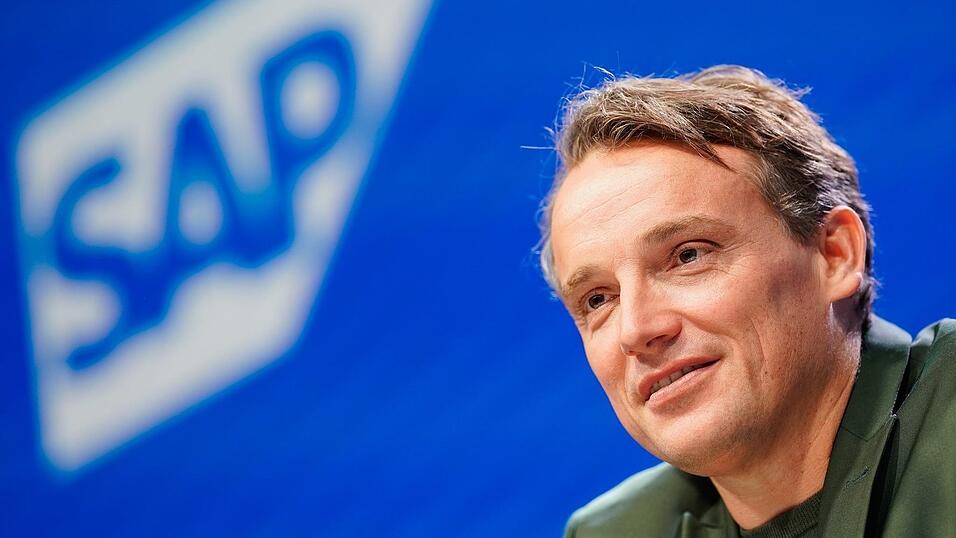 SAP-Chef Christian Klein verspricht Ma&szlig;st&auml;be f&uuml;r Datenhoheit, Sicherheit und Innovation im Gesundheitswesen. (Archivbild)