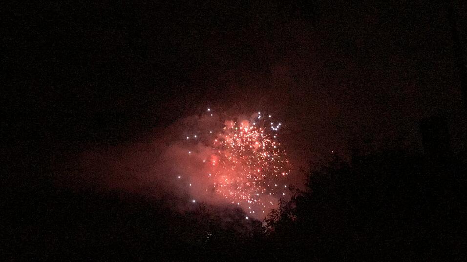 Das war das Abschlussfeuerwerk des Gäubodenvolksfestes 2019. Das war das Abschlussfeuerwerk des Gäubodenvolksfestes 2019.