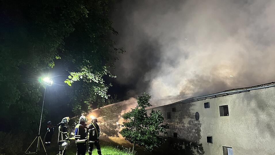 Das Feuer brach wohl in einem leerstehenden Teil der Anlage aus. 