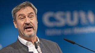 Wie erwartet stimmt die CSU-Spitze um Parteichef Markus Söder geschlossen für die Kanzlerkandidatur von CDU-Chef Friedrich Merz. Wie erwartet stimmt die CSU-Spitze um Parteichef Markus Söder geschlossen für die Kanzlerkandidatur von CDU-Chef Friedrich Merz.
