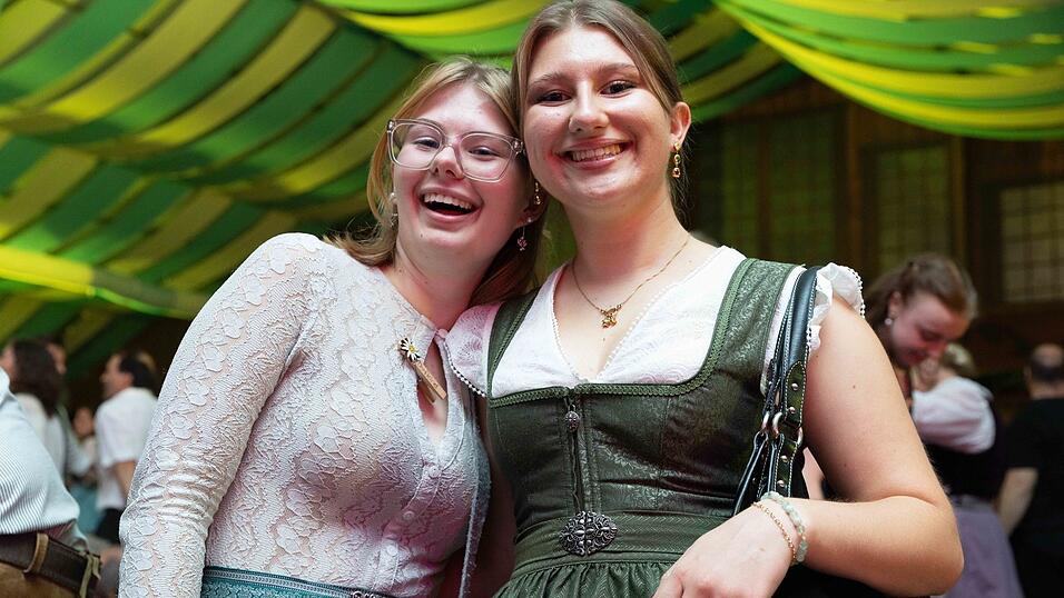 Die Partybilder vom Freitag, 7. August, aus dem Festzelt Wenisch. Die Partybilder vom Freitag, 7. August, aus dem Festzelt Wenisch.