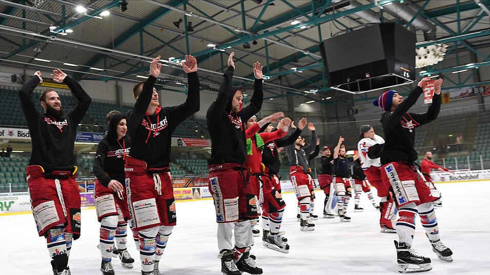 Der Deggendorfer SC hat das ostbayerische Derby bei den Eisbären Regensburg gewonnen. Der Deggendorfer SC hat das ostbayerische Derby bei den Eisbären Regensburg gewonnen.
