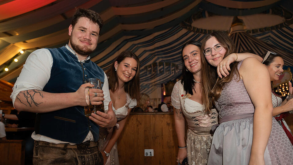 Die Partybilder vom Freitag, 11. August 2023, aus dem Festzelt Wenisch. Die Partybilder vom Freitag, 11. August 2023, aus dem Festzelt Wenisch.