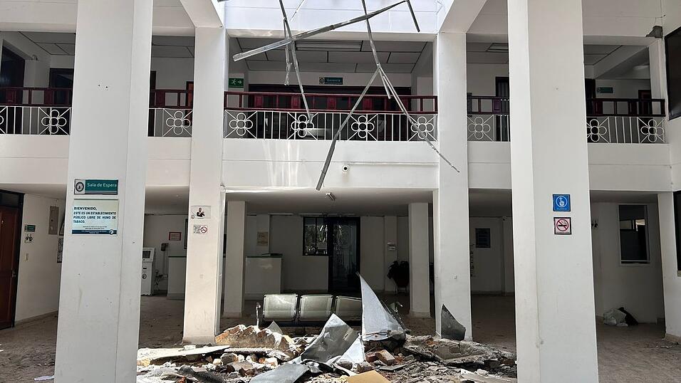Das Krankenhaus nach dem Erdbeben. Das Krankenhaus nach dem Erdbeben.
