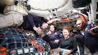 Die &laquo;Artemis 2&raquo;-Crew hat sich weiter von der Erde entfernt als jemals Menschen zuvor.