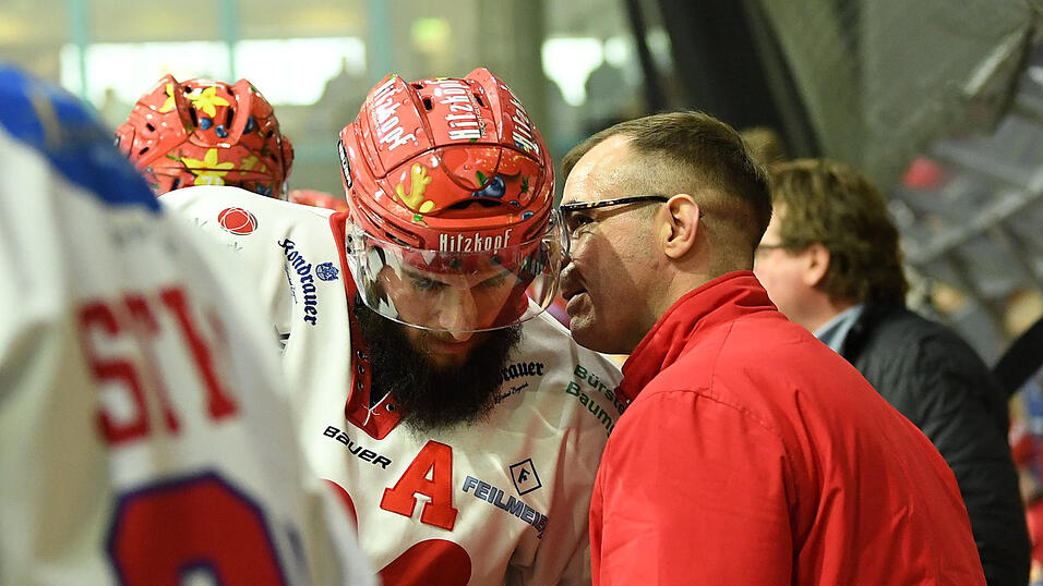 Der Deggendorfer SC hat das ostbayerische Derby bei den Eisbären Regensburg gewonnen. Der Deggendorfer SC hat das ostbayerische Derby bei den Eisbären Regensburg gewonnen.