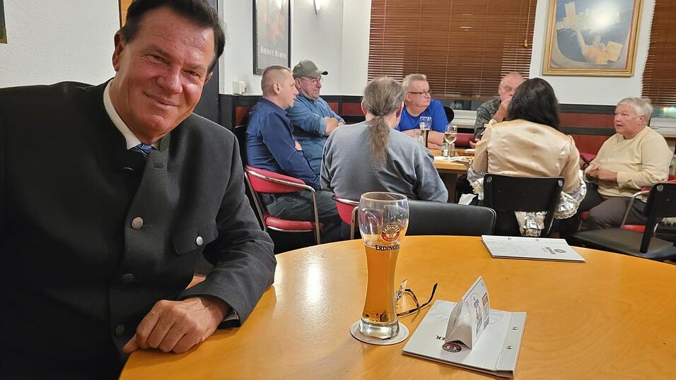 Dr. Wolfgang Pöschl verbringt den Wahlabend im Seps.