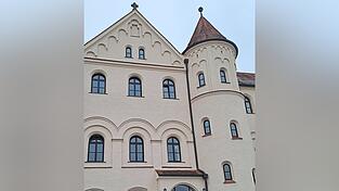 Die Abtei - hier der Hauptkomplex - verteilt sich auf mehrere Gebäude aus unterschiedlichen Epochen. Die Abtei - hier der Hauptkomplex - verteilt sich auf mehrere Gebäude aus unterschiedlichen Epochen.