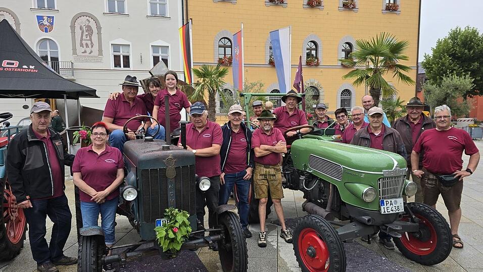 Die Oldtimerfreunde Forsthart sind ein fester Bestandteil des Erntemarktes. Die Oldtimerfreunde Forsthart sind ein fester Bestandteil des Erntemarktes.