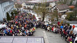Das Ziel der Solidarit&auml;tskundgebung war die Kreisklinik Bogen, wo auf die Bedeutung der Einrichtung, sowohl im Hinblick auf die medizinische Versorgung als auch auf die Arbeitspl&auml;tze, hingewiesen wurde.