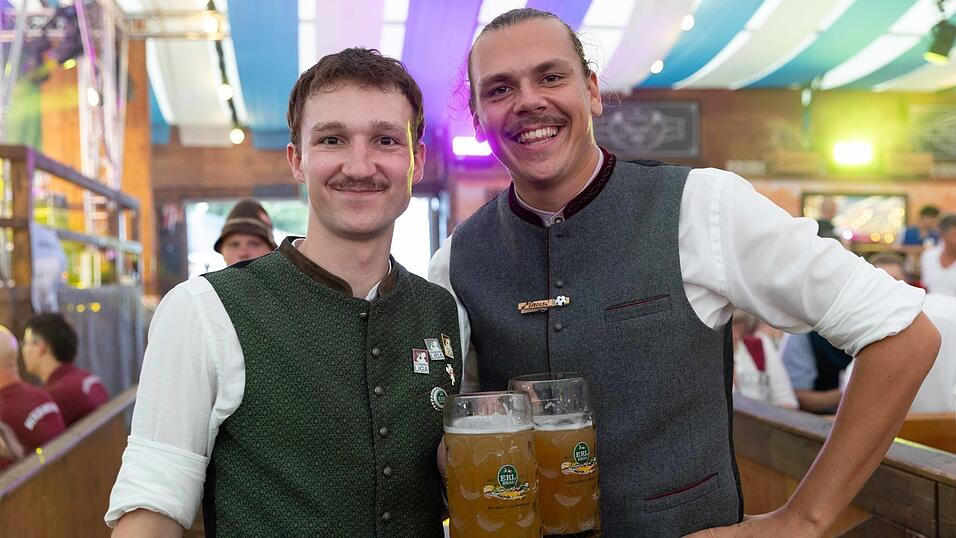 Die Partybilder vom Montag, 10. August, aus dem Festzelt Wenisch. Die Partybilder vom Montag, 10. August, aus dem Festzelt Wenisch.