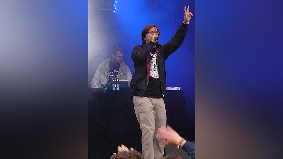 Prinz Pi live auf dem Pfingst-Open-Air (Foto: Susanne Raith) Prinz Pi live auf dem Pfingst-Open-Air (Foto: Susanne Raith)