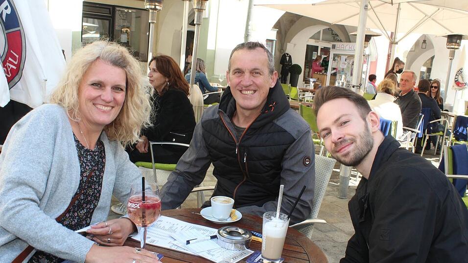 Die Landshuter genießen die neuen Freiheiten und das gute Wetter. Die Landshuter genießen die neuen Freiheiten und das gute Wetter.