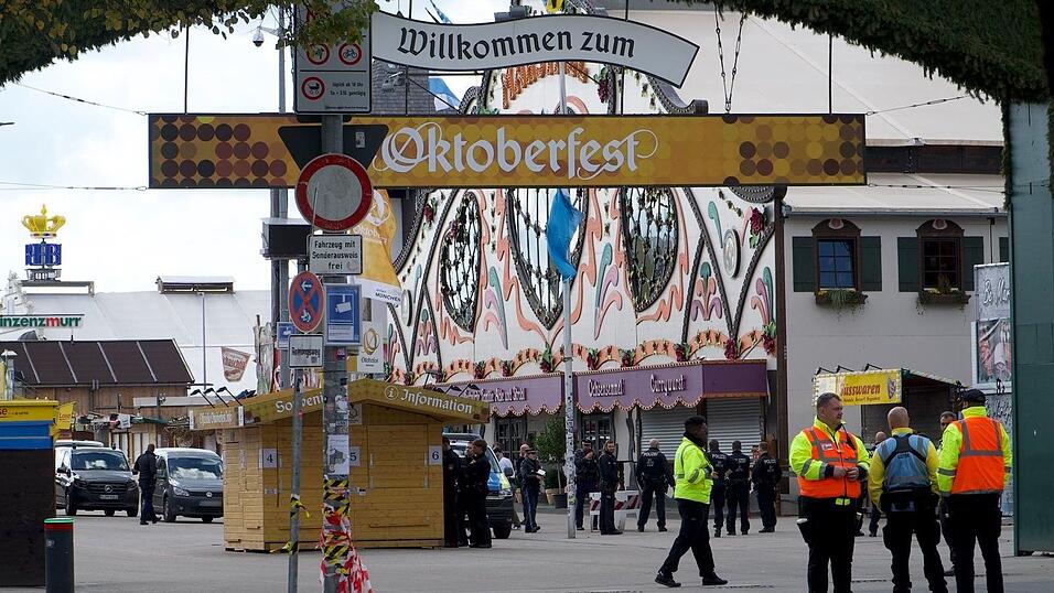 Bis 17.30 Uhr blieb das Oktoberfest nach einer Drohung geschlossen. Bis 17.30 Uhr blieb das Oktoberfest nach einer Drohung geschlossen.