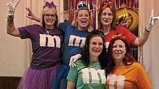 Fantasievolle Kost&uuml;me waren ein Muss, um anzuheuern.