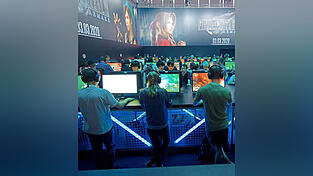 Die Besucherzahlen der Gamescom werden wohl wieder alle Rekorde sprengen. Foto: Henning Kaiser/dpa