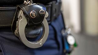 Ein Ermittlungsrichter sollte entscheiden, ob der Verdächtige in Untersuchungshaft muss. (Symbolbild) Ein Ermittlungsrichter sollte entscheiden, ob der Verdächtige in Untersuchungshaft muss. (Symbolbild)