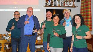 Die Vorstandschaft des OGV konnte zum Vortrag mit anschlie&szlig;ender Weinprobe die G&auml;ste aus dem Rheinhessischen Welgesheim begr&uuml;&szlig;en.